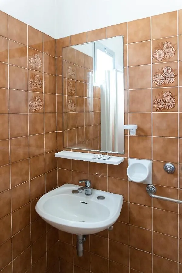 B&B Hotel Villa Nora ベラーリア・イジェア・マリーナ イタリア
